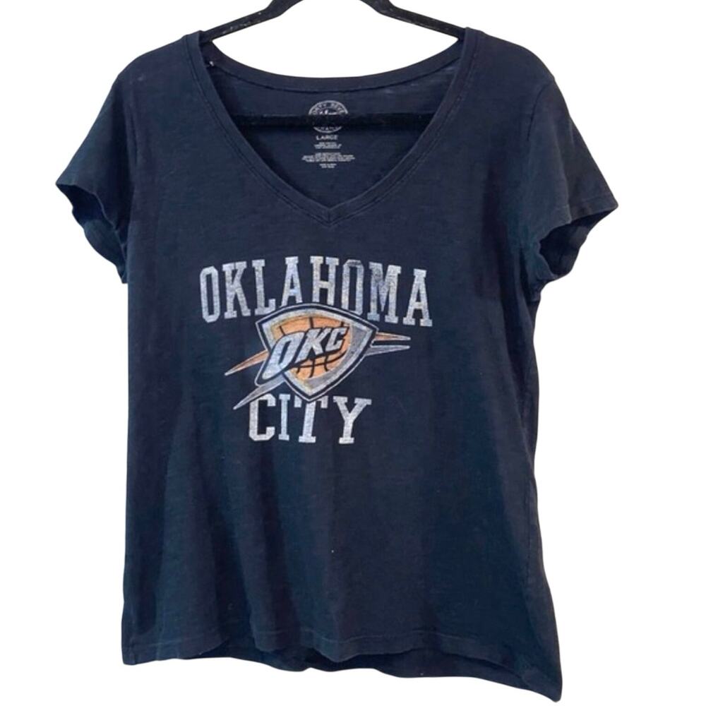 '47 Brand Oklahoma City Thunder V Neck Graphic Tee Women's Large